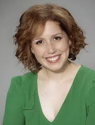 Bayer trained in the chicago area and performed as an understudy for the second city's mainstag. Vanessa Bayer Biography Age Family Boyfriend Career Snl Movies And Tv Shows
