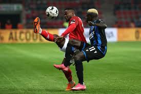 The ss bruges was a belgian cargo ship that was shelled by the german auxiliary cruiser thor in the south atlantic at (. Le Standard Et Club Bruges Se Quittent Sur Un Partage 1 1 Foot National Sportmagazine