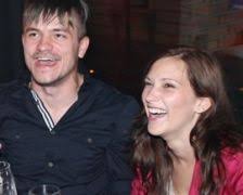 Nov 06, 2013 · v soutěži stardance s podtitulem .když hvězdy tančí se představuje deset tanečních párů, vždy v kombinaci známá osobnost a profesionál. Jiri Madl Partnerka Showbiz Cz