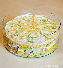 Schichtsalat Mit Frischer Ananas Mais Lauch Schinken Ei Kase Sellerie Apfel Und Joghurt Kochen Und Backen Schichtsalat Salat