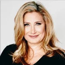 Dixie Divine's Instagram, Twitter & Facebook