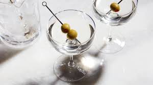 This Is Your Martini For 2020 Dry Martini Dry Martini Recipe Dry Martini Cocktails