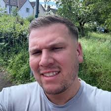 Good morning guys , thanks for allowing me to join the group , I'm after  some advice please , I've test drove a few caddy's this week , (A) 2011 1.6  with