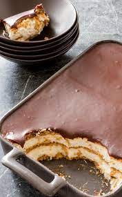 Chocolate Eclair Cake We Upgraded This No Bake Classic With A Quick Stovetop Pudding Whipped Instant Dessert Chocolate Eclair Cake Chocolate Dessert Recipes