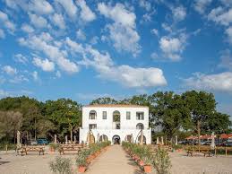 Located in olimp, 3 km from la steaguri, casa de mare provides accommodation with a restaurant, free private parking, a bar and a shared lounge. Complex Hacienda De Mare Olimp Oferte De Cazare La Complex Hacienda De Mare Olimp 2021