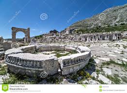 Azami̇ süreyi̇ dolduran önli̇sans öğrenci̇leri̇ i̇çi̇n 1. Ruinen Von Sagalassos In Isparta Die Turkei Stockfoto Bild Von Antoninus Brunnen 31613178