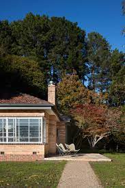 Donaldson Farmhouse By Hecker Guthrie Australian Design Est Living In 2021 Brick Exterior House Clinker Brick House Yellow Brick Houses