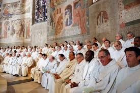 Un exorciste est une personne chargée de chasser des démons. Les Pretres Et Diacres Ayant Un Ministere Specialise Cybercure