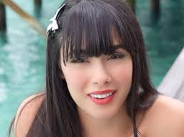 Juliana Bonde incendeia a web com micro biquíni no Tocantins: A mais sexy  do Brasil