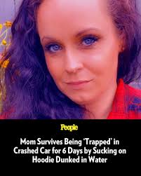 🔗: bit.ly/3R6i2k0 An Indiana woman survived after she was trapped in her  crashed car for six days, thanks to water she managed to retain through her  hoodie. 📷️: Facebook