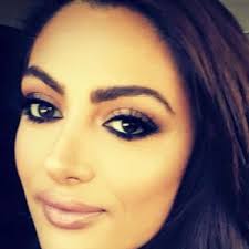 VANITY MAKEUP STUDIO