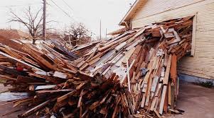 A Condemned House Explodes Onto The Streets Of Austin Space Art Art And Architecture Street Art