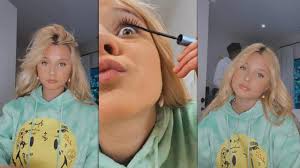 Youngest child and only daughter of musician travis barker and former miss usa shanna moakler who appeared on the mtv reality series meet the barkers. Alabama Luella Barker Instagram Live Stream 5 June 2020