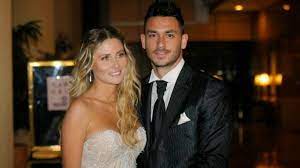 La esposa del futbolista mauricio pinilla, gissella gallardo, fue internada en una clínica de santiago a raíz de un infarto al pulmón, del cual ella misma dio cuenta en sus redes sociales. Gisella Gallardo Cambio El Bikini Por La Ropa Interior