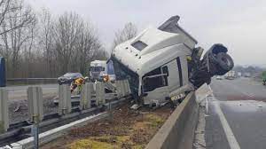 Un accident a entrapiné un bouchon de près de 10 km ce jeudi matin sur l'a1, en direction de lille. Surprenant Accident Sur L A1 Dans Le Secteur De Peronne