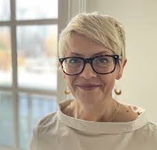 Rose Eakin's Instagram, Twitter & Facebook