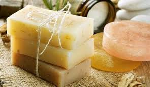 Bu makalemizde çamaşırdaki, kumaştan kıyafetten, halıdan, fayanstan, bıçaktaki pas lekesini çıkarmak için etkili yöntemlere yer verdik. Sabun Artiklari Nasil Temizlenir Pratik Bilgiler Haberleri