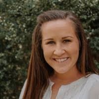 Sara Elmore's Instagram, Twitter & Facebook