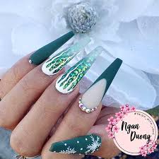Christmas acrylic nail art 2013. The Cutest And Festive Christmas Nail Designs For Celebration Voguehub Net