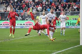 Bei bild 2 tendiere ich zu abseits, aber ich wäre mir bild 1 und 2 ist me kein abseits (bzw. Mario Gomez Hatte Davon Profitiert Medien Fifa Denkt Uber Abseits Reform Nach Vfb Stuttgart Stuttgarter Nachrichten