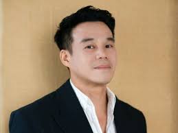 Eric Sin's Instagram, Twitter & Facebook