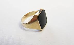 Vintage Men S 9ct Gold Black Onyx Signet Ring Men S Solid 9k Gold Minimalist Ring Vintage Men S Gold Onyx Jewellery Onyx Signet Ring Signet Ring Men Rings For Men