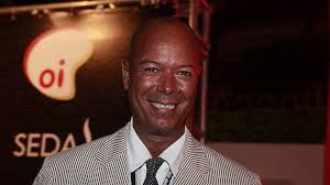 theGrio Style Guide: Celebrating fashion journalist Michael Roberts and the  GLAAD Awards