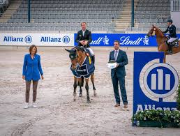 De gezondheid van je paard staat bij pavo voorop. Maikel Van Der Vleuten Triumphs In The Csi3 Allianz Grand Prix Of Aachen