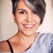 Homeowner uses loo roll holder as a curtain tie to avoid putting holes in  her walls and she's labelled a 'genius'