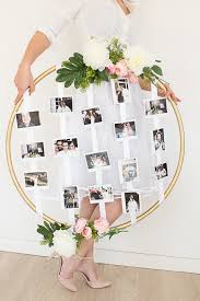 Ein Hulahoop Voller Fotos Als Geschenk Zur Hochzeit