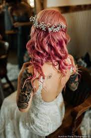 Cool Bride Vibes Pink Hair Loose Curls Baby S Breath Flower Crown Aundrea Marie Photograp Pink Hair Bride Pink Hair Wedding Wedding Hairstyles With Veil