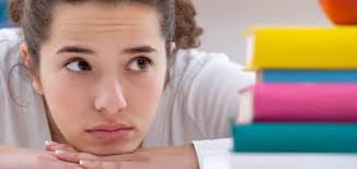 As meninas se consideram menos inteligentes que os meninos, de acordo com  estudo