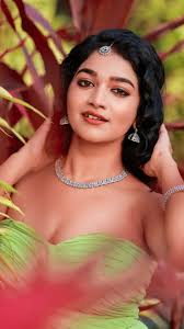 Glam looks of Thamizhum Saraswathiyum fame Lavanya Manickam ​ | Times of  India