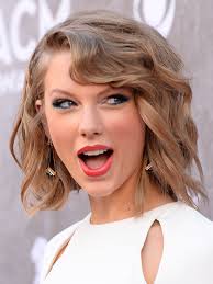 Taylor Swift sings for 6-year-old cancer patient at Boston hospital