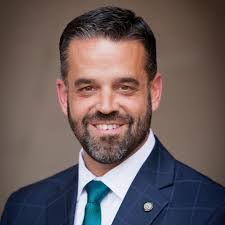 Larry Chivers's Instagram, Twitter & Facebook