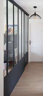 Ce modèle de séparation de pièce leroy merlin habille votre cloison d'un dessin de bibliothèque. Verriere Toute Hauteur Avec Porte Atelier Coulissante Verriere Atelier D Artiste