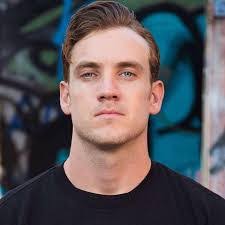 Jordan Bricker's Instagram, Twitter & Facebook