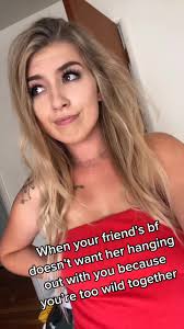 Holly Samples 🦋 (@hollyysamples)