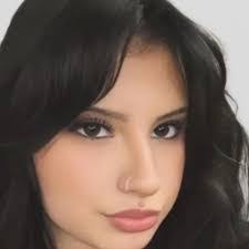 Jennifer Albanese's Instagram, Twitter & Facebook