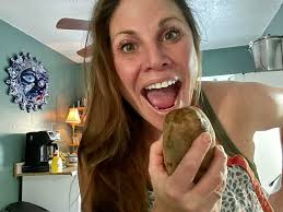 With prep time he makes Batlicious Latkes 🕎😎