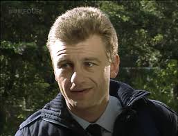 Keeping Up Appearances (1990)