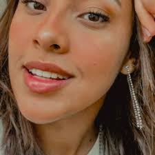 Amanda Nascimento's Instagram, Twitter & Facebook