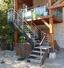 Escalier Exterieur Sur Mesure Loft Avec Limons En Stratifie Composite Marches Caiboti Meta Escalier Exterieur Escalier Exterieur Bois Escalier Metal Exterieur