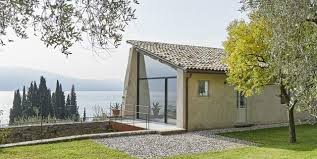 Gran parte dell'offerta è costituita da confortevoli. Come Trasformare Un Vecchio Casello In Casa Vacanze Sul Lago Di Garda