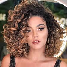 63 Cute Hairstyles For Short Curly Hair Women 2020 Guide In 2020 Curly Hair Styles Short Curly Hair Haircuts For Curly Hair