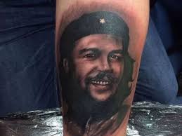 Cut down on the hotdogs you piggly son'bitch! Che Guevara Tattoos Che Guevara Tatuajes Che Guevara Tattoo Tatuajes Che Guevara
