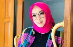 Wanita hari ini merupakan sebuah rancangan televisyen bual bicara wanita malaysia yang disiarkan di tv3, bersiaran pada jam 12:00 tengah hari selama sejam setiap hari isnin hingga sabtu. Pengacara Dan Pelakon Rina Gunawan Meninggal Dunia Kosmo Digital