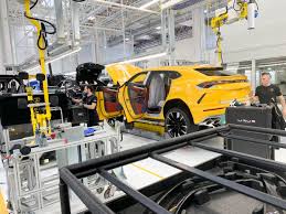 Deep Inside The Lamborghini Urus Factory Bloomberg To mocno zmodyfikowany lamborghini urus.