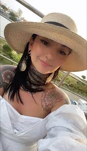 fblifestyle Vete con la tatuada esa…