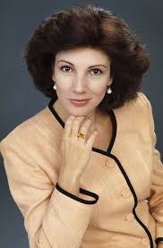 Il crée l'émission salut les copains. Beatrice Schonberg A 67 Ans La Vie Actuelle De L Ex Presentatrice Du 20h De France 2